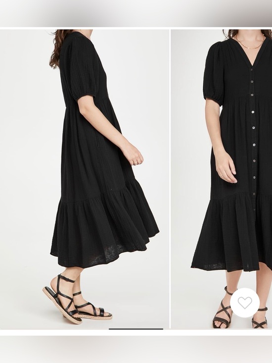 XiRENA Dresses & Skirts - XiRENA Black Tiered V-Neck Puff-Sleeve Midi Dress, size L